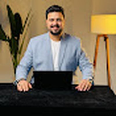 ‫الأستاذ محمد السخاوى (الأسطورة)‬‎