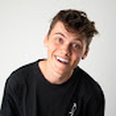 Noel Dederichs Shorts