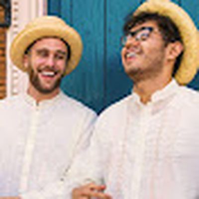 2 French in Manila