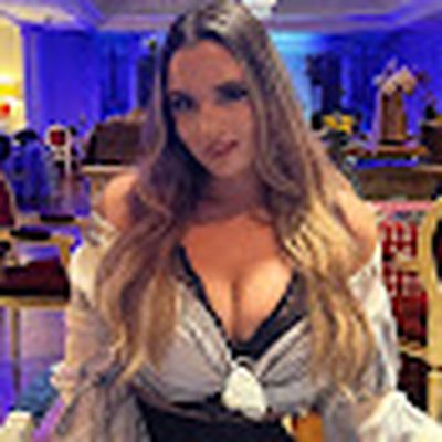 Julia Kurbag (jmkmakeup)