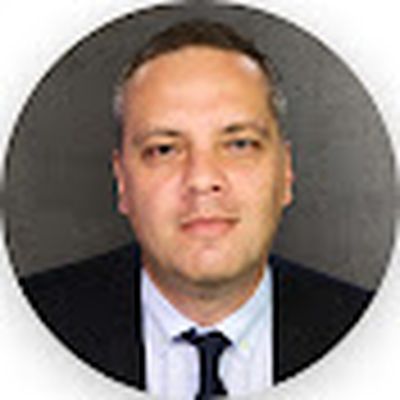 Владимир Милов